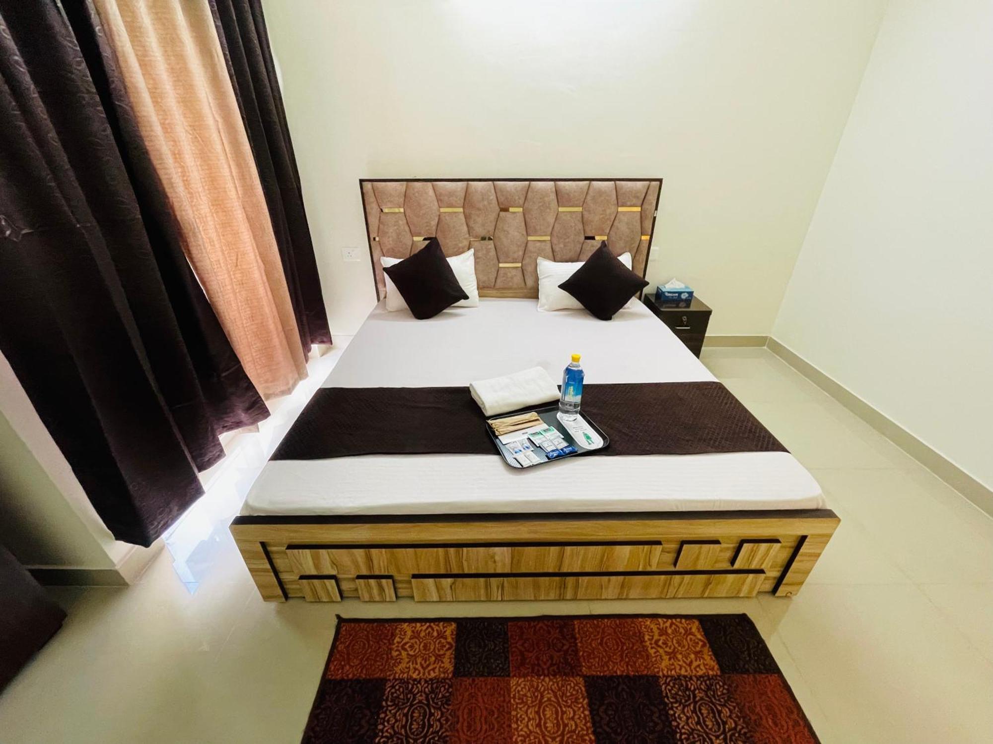 Atulyam Stays Sushant Golf City Lucknow Eksteriør bilde